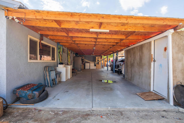 13576 La Mesa Drive, Desert Hot Springs CA: https://media.crmls.org/mediaz/6000c262-686c-485a-84d5-2c1db4c742c0.jpg