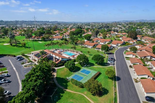 1866 Forestdale Drive, Encinitas CA: https://media.crmls.org/mediaz/60014687-3381-45fa-b6bd-2e9d00e5d24a.jpg
