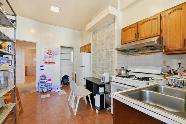 21182122 Mason Street, San Francisco CA: https://media.crmls.org/mediaz/60024734-3431-43dd-bf79-0e6b77e7c83b.jpg
