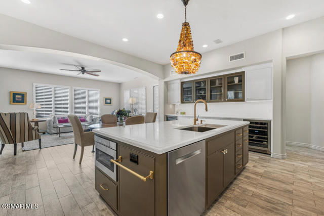 5937 Indian Terrace Drive, Simi Valley CA: https://media.crmls.org/mediaz/6002d3f0-7deb-46bb-aca1-044b4ad7ea0d.jpg