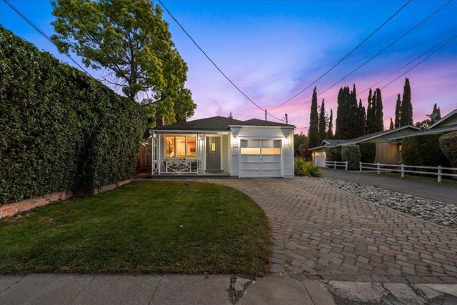 244 Hillview Avenue, Redwood City CA: https://media.crmls.org/mediaz/60033173-f6de-48b6-8610-7df83672ef40.jpg