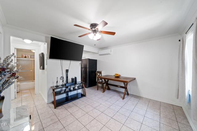 1449 1451 E 75th Street, Los Angeles CA: https://media.crmls.org/mediaz/60035405-549e-471d-bf9f-f8c94f27fe4c.jpg