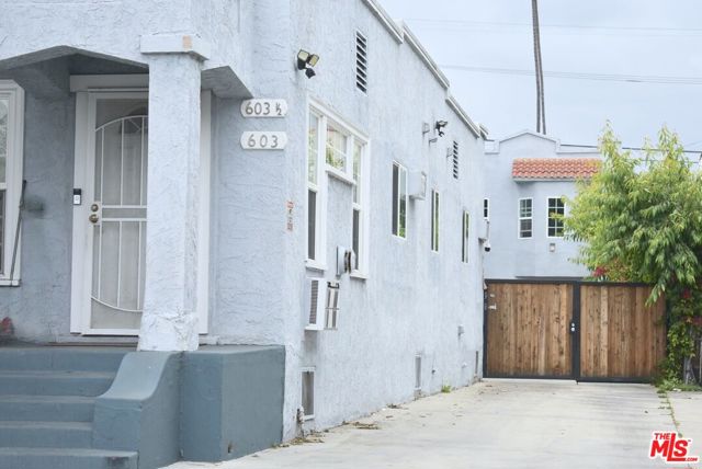 605 W 47th Street, Los Angeles CA: https://media.crmls.org/mediaz/600451d8-64dd-4b02-885a-1f6e9575e086.jpg