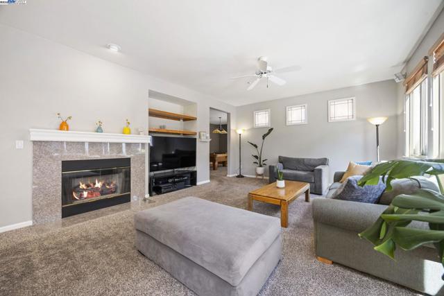 1037 Lexington Way, Livermore CA: https://media.crmls.org/mediaz/60046589-bfab-4431-98d0-04f7ec1e3b5d.jpg