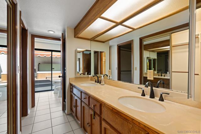 857 Hymettus Ave, Encinitas CA: https://media.crmls.org/mediaz/6004b75d-b088-4a0a-aaa3-e7072a33bad9.jpg