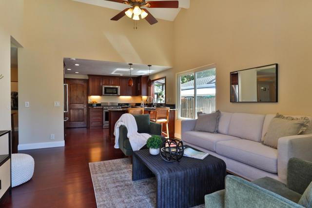 970 W 6th Street, Gilroy CA: https://media.crmls.org/mediaz/6005a062-cae2-4681-b8e3-78dbb66911cb.jpg