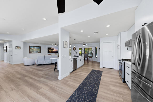 2073 Acacia Road W, Palm Springs, CA 92262