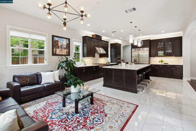 19 Baltana Place, Danville CA: https://media.crmls.org/mediaz/6005d621-2edf-4854-a653-df8fad0ccea7.jpg