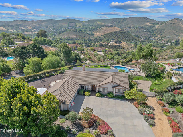 12490 Ridge Drive, Santa Rosa CA: https://media.crmls.org/mediaz/60063344-fab6-451f-b7f8-271ec8f88e64.jpg
