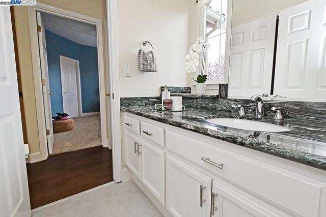 10 Almond Orchard Ln, San Ramon CA: https://media.crmls.org/mediaz/6007503c-2c48-4074-8e05-2b7b45785c8a.jpg