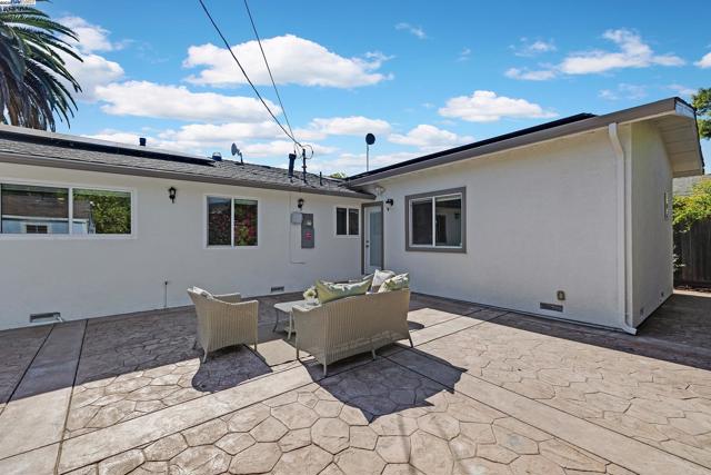 44840 Camellia Dr, Fremont CA: https://media.crmls.org/mediaz/60077721-2389-4e89-9ade-821fd00e4852.jpg