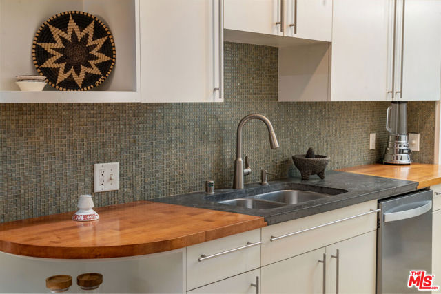 1133 N Clark Street, West Hollywood CA: https://media.crmls.org/mediaz/600790c0-5ea5-4e90-8421-2360c2d72593.jpg