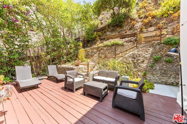 1508 N Beverly Glen Boulevard, Los Angeles CA: https://media.crmls.org/mediaz/600934e2-05b7-40f0-8ddd-3da466f7e343.jpg