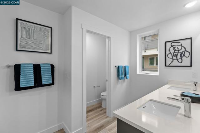 27276 Cosmo Ct, Hayward CA: https://media.crmls.org/mediaz/6009f581-7d6d-435d-8c28-4bef80dbd5a3.jpg