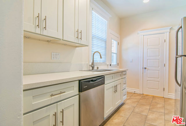 3425 Walton Avenue, Los Angeles CA: https://media.crmls.org/mediaz/600a123b-6c80-4f2f-bae4-80b0bd397b51.jpg
