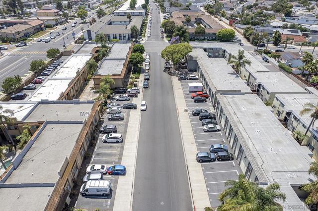 6602 Beadnell Way, San Diego CA: https://media.crmls.org/mediaz/600a2ba5-d0a8-4408-961a-ee76c4d8f5b9.jpg