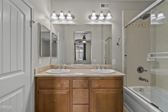 1542 Windshore Way, Oxnard CA: https://media.crmls.org/mediaz/600a5661-84d1-419b-8c0b-023753d88743.jpg