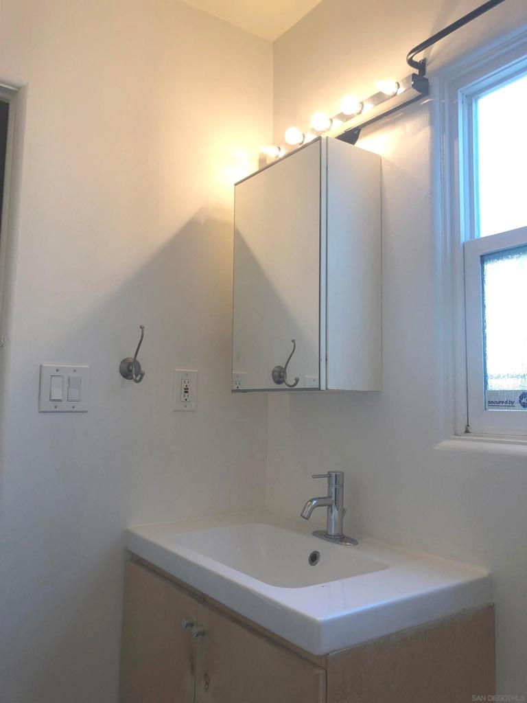 4072 Meade Ave - photo 9