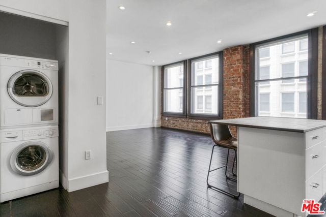 460 S Spring Street, Los Angeles CA: https://media.crmls.org/mediaz/600ae0b4-250a-4df5-9e9b-983ba6910077.jpg
