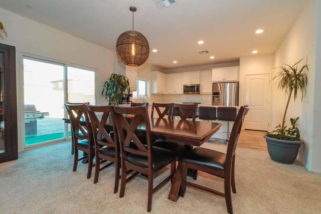 Image 5 of 48 For 44644 Melkesian Boulevard