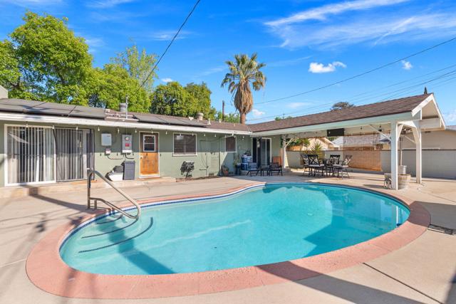 3774 Maywood Court, San Bernardino CA: https://media.crmls.org/mediaz/600afebd-43b1-4361-950f-96bac7238561.jpg