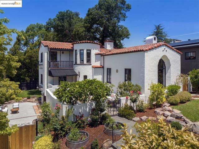 Details for 5850 Acacia Ave, Oakland, CA 94618