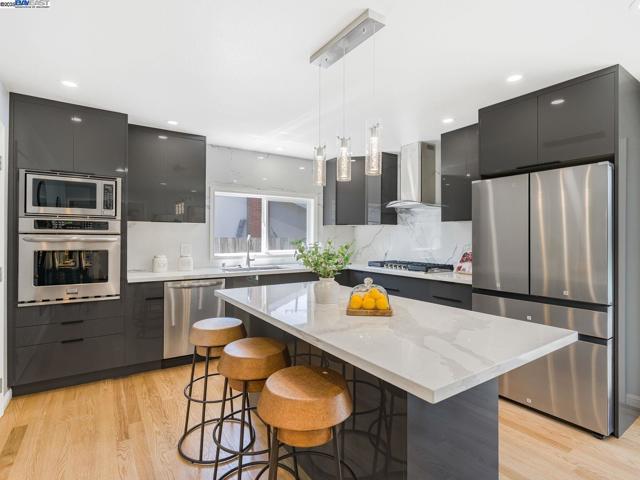 8612 Wicklow Ln, Dublin CA: https://media.crmls.org/mediaz/600cfb6e-e2e2-4754-aea3-5d11c9ff1907.jpg