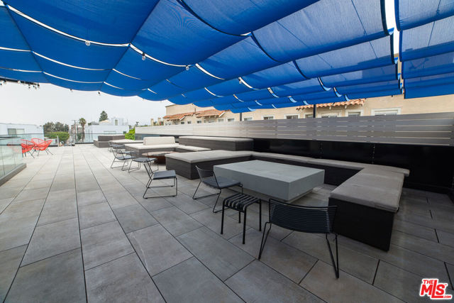 14 Brooks Avenue, Venice CA: https://media.crmls.org/mediaz/600d1f02-5273-40b4-bd15-b0a89242e93f.jpg