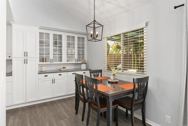 10324 Paseo Palmas Drive, Lakeside CA: https://media.crmls.org/mediaz/600d247f-83da-4f19-89cd-3c0fdeb78d5e.jpg
