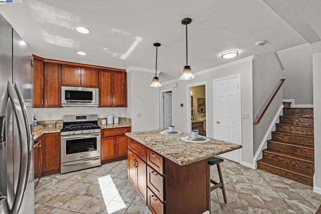 5487 Treeflower Dr, Livermore CA: https://media.crmls.org/mediaz/600d8b52-d38f-424f-bd0e-b185f9ca26b6.jpg