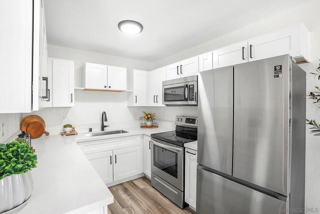 6602 Beadnell Way, San Diego CA: https://media.crmls.org/mediaz/600d9f09-8134-4328-acf3-7f165994c4d1.jpg