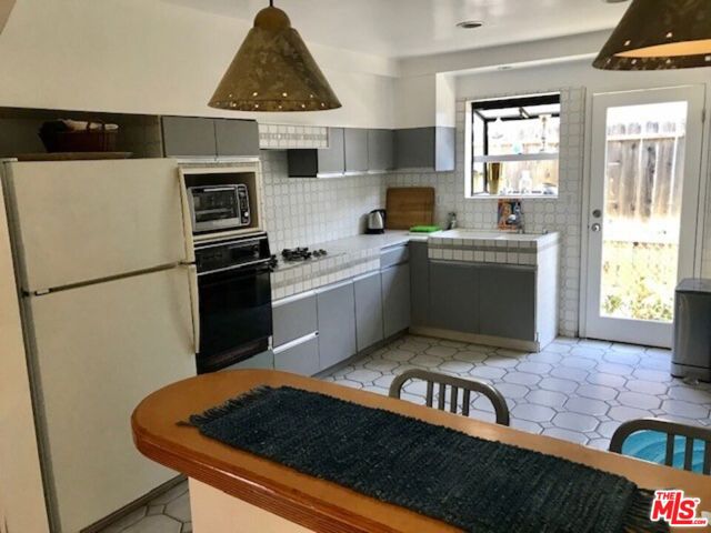 1805 Shell Avenue, Venice, California 90291, 3 Bedrooms Bedrooms, ,3 BathroomsBathrooms,Single Family Residence,For Sale,Shell Avenue,24393033