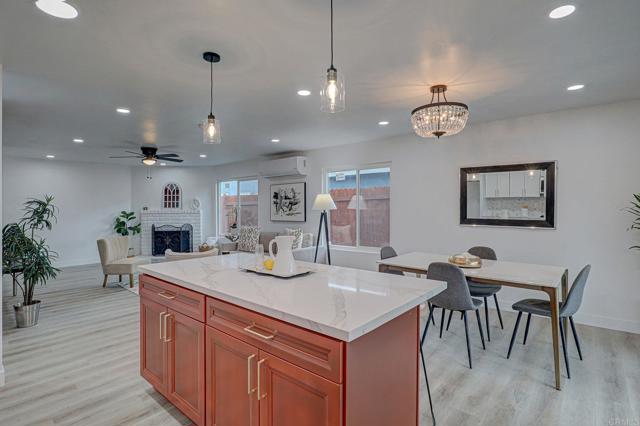 1320 Vinca Way, San Diego CA: https://media.crmls.org/mediaz/600e504d-e982-4677-b7cb-00520ded42b1.jpg