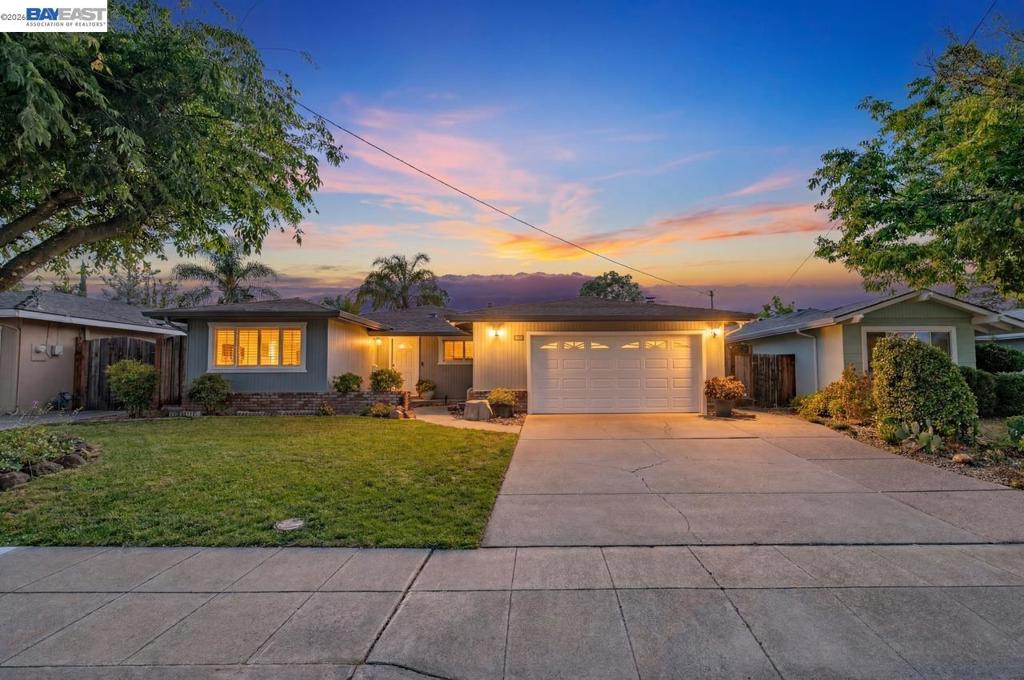 1317 Saint Mary Dr
