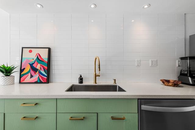 633 S Canon Drive, Palm Springs CA: https://media.crmls.org/mediaz/600f0795-0ad9-4869-88cc-844c9900faac.jpg