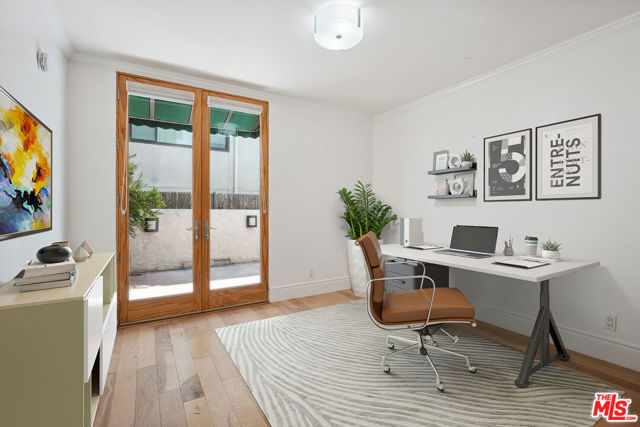 1250 S Beverly Glen Boulevard, Los Angeles CA: https://media.crmls.org/mediaz/600f7204-9901-4b91-ae84-00a470417866.jpg