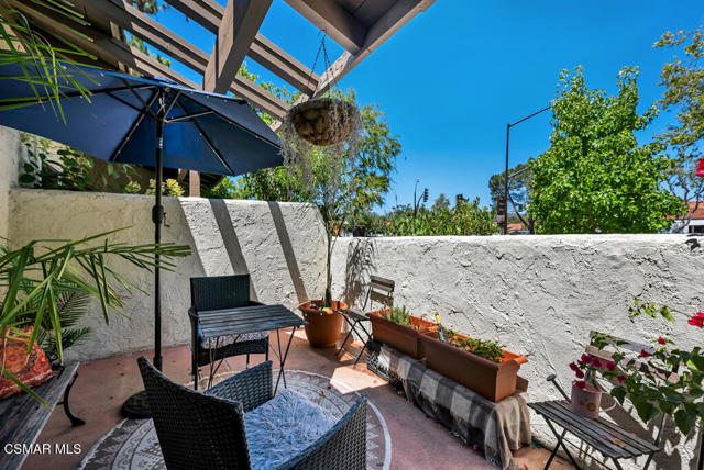 1118 Bright Glen Circle, Westlake Village CA: https://media.crmls.org/mediaz/600f8f74-fdea-4a6c-9b4a-b8d5047f6dda.jpg