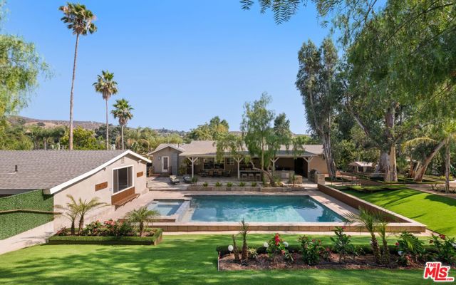 10555 Art Street, Sunland CA: https://media.crmls.org/mediaz/600fcc4f-9c36-4630-a111-f2e6a09430fa.jpg