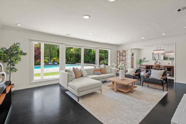 14228 Amherst Court, Los Altos Hills CA: https://media.crmls.org/mediaz/6010086a-54a3-4892-9f4b-a1ef672ffa81.jpg