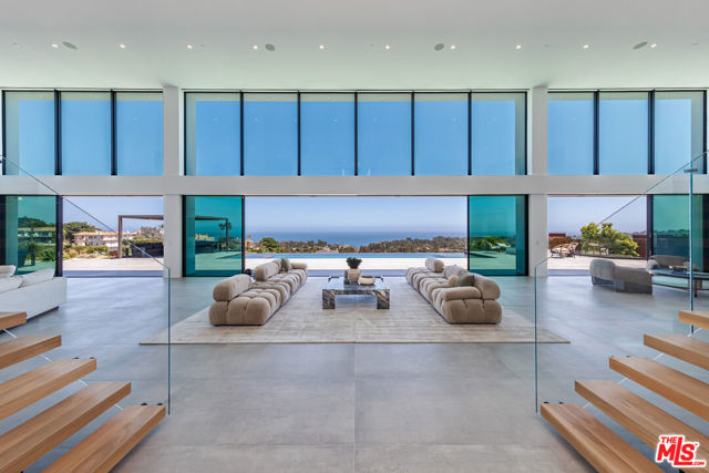 6156 Zumirez Drive, Malibu CA: https://media.crmls.org/mediaz/601033e0-3437-4c1b-b19b-488bfe982308.jpg