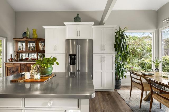 2708 Grove Ave, Carlsbad CA: https://media.crmls.org/mediaz/60103880-5e0c-4c1c-8c85-489d769b8dc8.jpg