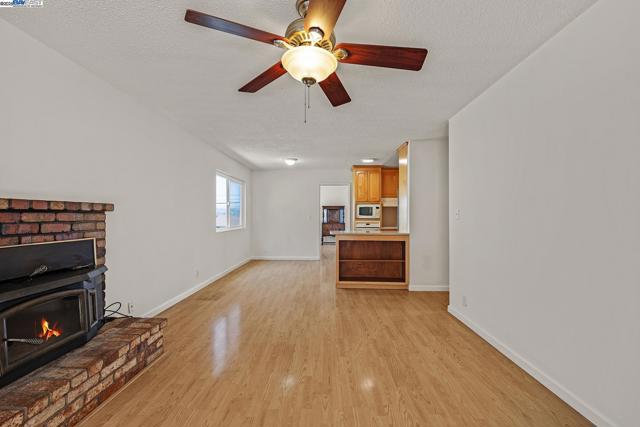 16651 Selby Dr, San Leandro CA: https://media.crmls.org/mediaz/60103be6-c903-4509-9f52-7bba05a27a18.jpg