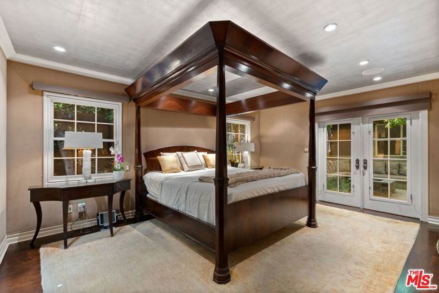 9053 Elevado Street, West Hollywood CA: https://media.crmls.org/mediaz/601074ba-3ac3-49a1-b6b9-63b86c64e7a2.jpg