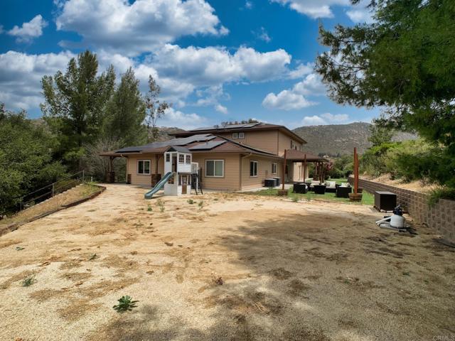 6433 Dehesa Road, El Cajon CA: https://media.crmls.org/mediaz/6010c3fb-58db-43d3-a2f0-e9c6f6920fe6.jpg