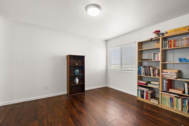 354 Vasconcellos Avenue, Manteca CA: https://media.crmls.org/mediaz/6010d0bb-d320-4cb3-b6d6-ea2d1f1d8460.jpg