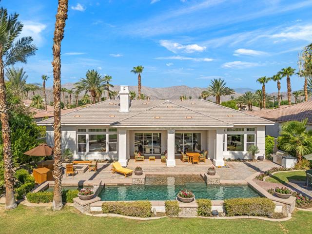 51464 Marbella Court, La Quinta CA: https://media.crmls.org/mediaz/6010faa8-645a-46ea-88e8-69ae14bb5d46.jpg