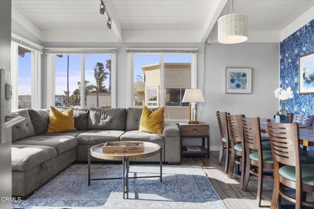 2924 Lakeshore Court, Oxnard CA: https://media.crmls.org/mediaz/60116182-dbf9-4538-8851-baf429d6520d.jpg
