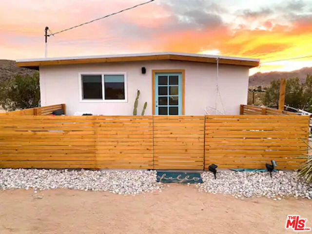 62177 Jericho Way, Joshua Tree CA: https://media.crmls.org/mediaz/6011e964-ba58-45fd-8c72-7f8628290b7d.jpg
