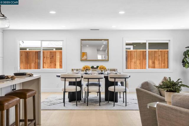 4650 Regina Ln, Concord CA: https://media.crmls.org/mediaz/60124890-1dca-4375-88ab-a24fafe13310.jpg