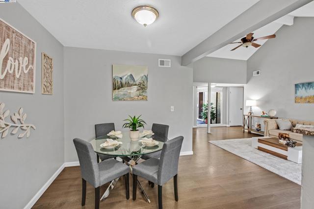 1328 Star Bush Ln, San Jose CA: https://media.crmls.org/mediaz/60124896-28ec-4f8e-9f7b-d6e9cc847696.jpg